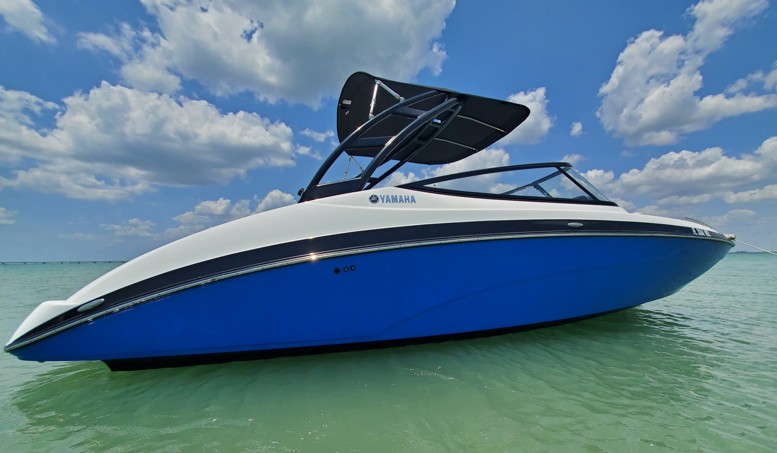 24 FT. BOWRIDER YAMAHA JETBOAT SPORT - Cape Coral Boat Rentals