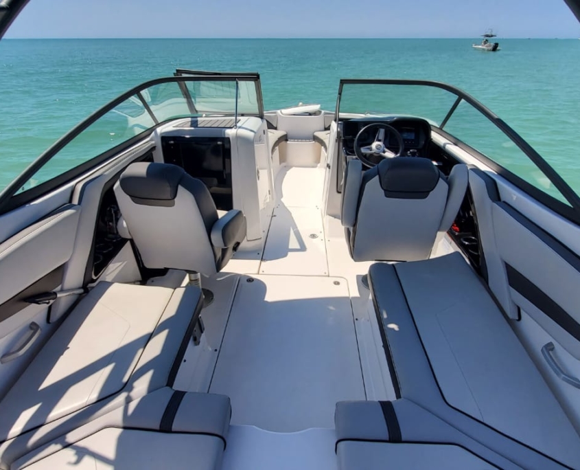 25 FT. BOWRIDER YAMAHA JETBOAT SPORT Cape Coral Boat Rentals